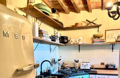 Magical Villa di Gioia Large 6-Bedroom Family Villa with Breathtaking views, Private Garden and Olive grove - in a Cool Village on the Umbria Tuscany Border - Foto 15