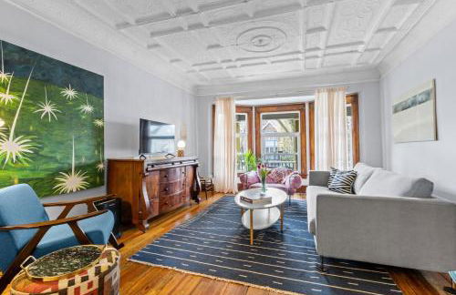 Historic & Spacious 3 Bedroom Family Gem on Peaceful Street - Foto 29