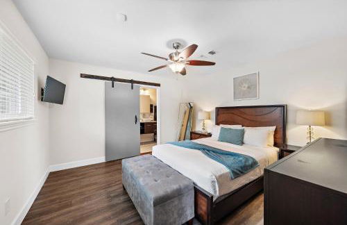 Pool Stay Near DT, Heights WiFi Games Yard BBQ - Foto 25