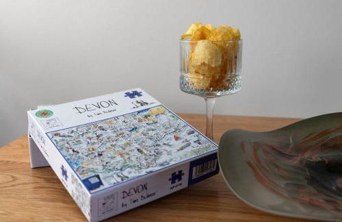 Baywatch Sea View Retreat - Photo 18