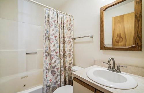 Glazebrook J5 3 Bedroom Townhome with Sauna & Fireplace - Foto 31