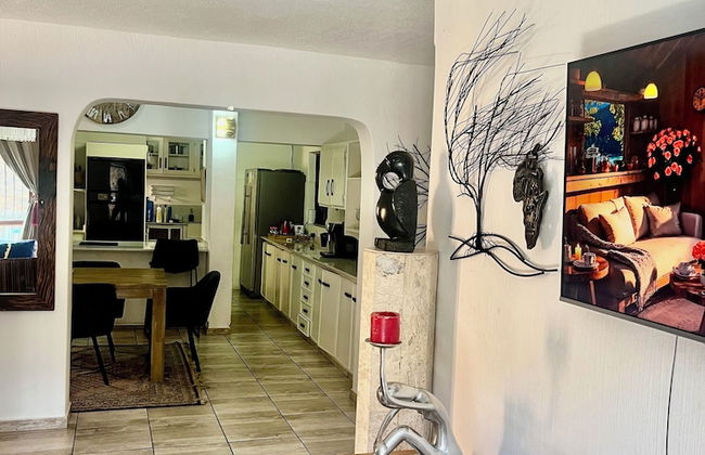 Serene Thatched Roof Retreat in Faerie Glen, Pretoria - Foto 18