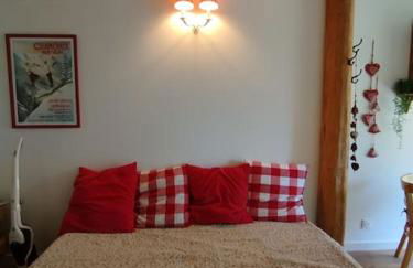 La grange, Appartement avec jardin et jacuzzi ''Réservation & Supplément pour le jacuzzi'' - Photo 9