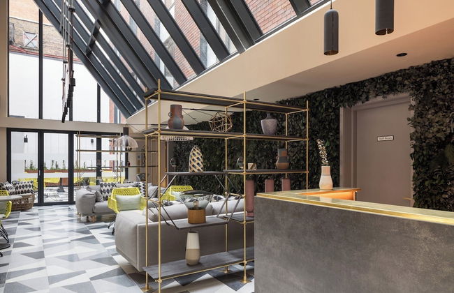 Zanzibar Locke - Photo 3