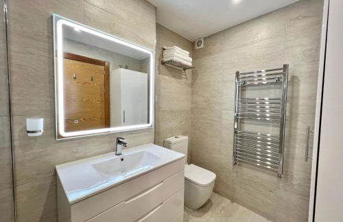 Stunning apartment with overflow pool and golf view - Foto 31