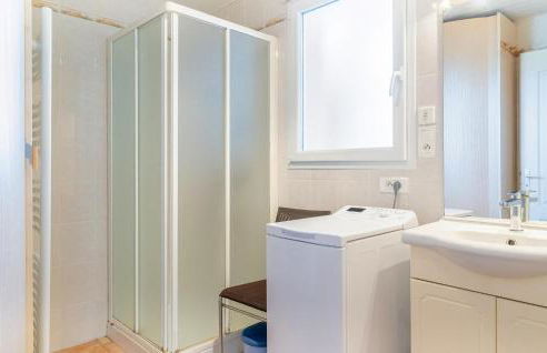 Awesome Home In La Faute Sur Mer - Photo 13