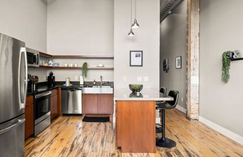 The Urban Loft - Stylish Industrial Living - Foto 8