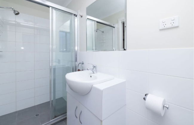 Sundowner Cabin and Tourist Park - Photo 36