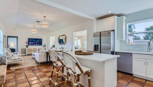 The Glenn House - Gather Poolside in a Breezy South End Getaway - Foto 4