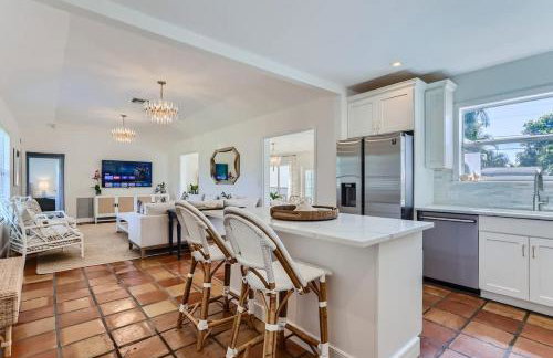 The Glenn House - Gather Poolside in a Breezy South End Getaway - Foto 4