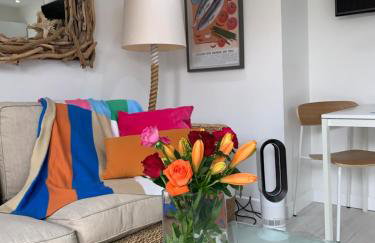 Ocean Drive Deluxe Apartment with complimentary Day Time Beach hut - Foto 4