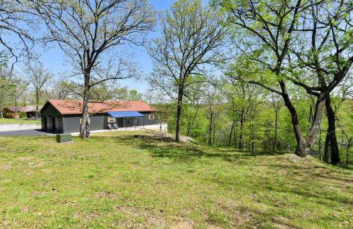 Table Rock Lakefront on 2 Acres with firepit - Foto 44