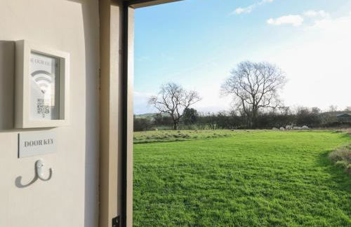 Little Barn - Photo 3