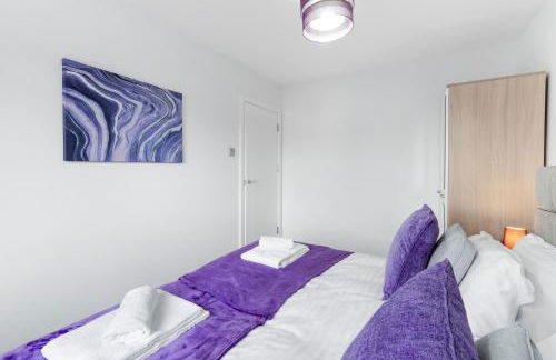 Modern 4 Bedroom House With Parking in Farnham Royal, Slough By 360stays - Foto 21