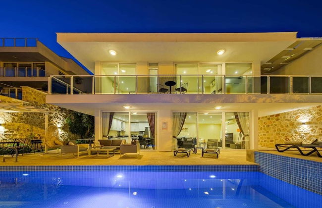 Villa Lumiere 1, Located in the Kızıltaş Area of Kalkan, 8 Guests - Foto 1