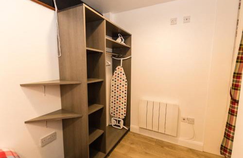 1 Bedroom Newton Apartment l Free Parking l Wigan Royal Infirmary l Haigh Hall l Central Location - Foto 10