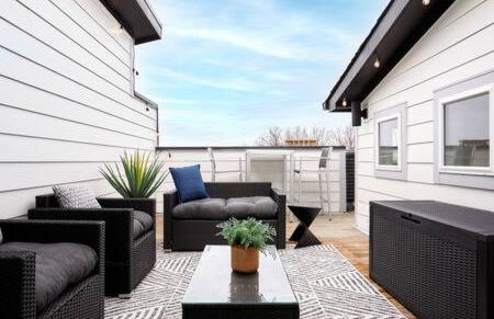 Hillsboro Village Rooftop Retreat with City Views, Sleep 12 with Gourmet Kitchen, Smart TVs & Garage, Walk to Vanderbilt, Pancake Pantry and Boutique Shopping, Minutes to Broadway, 12 South and The Parthenon, Perfect for Groups, 24Hr Hospitality - Foto 14