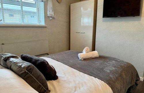 Stylish 3-Bed Family Pet-Friendly Home with Garden - Foto 2