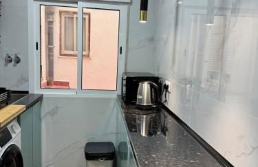 Entire apartment in the heart of downtown N&N - Photo 9