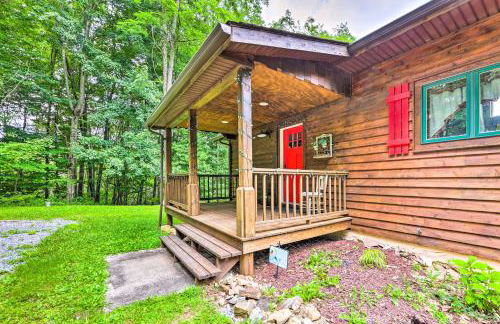 Slaty Fork Escape with Mountain View and Hot Tub! - Foto 33