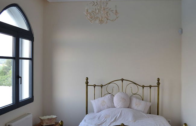 Mikamas Villa - Photo 3