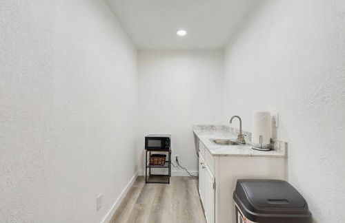 Float & Unwind - Photo 14