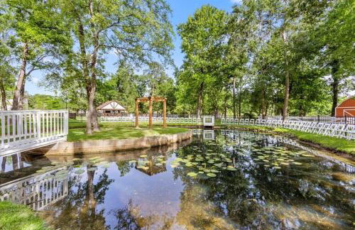 The LUX at West Event & Stay, Pool, Golf & Pickle - Foto 52