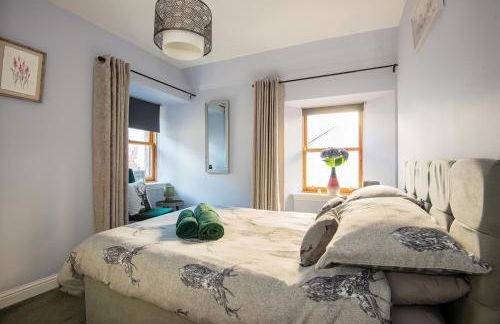 Charming 2 Bedroom Flat in the Heart of Kirriemuir - Foto 36