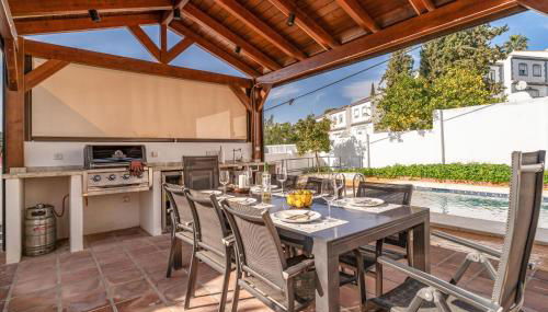 3 Bedroom Stunning Home In Coin - Photo 3