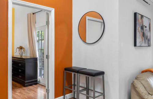 Chic & Cozy Spot Prime Location Near It All - Foto 15