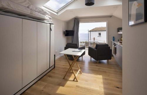 Stylish Boatshed with Sea Views Private Parking - Foto 13