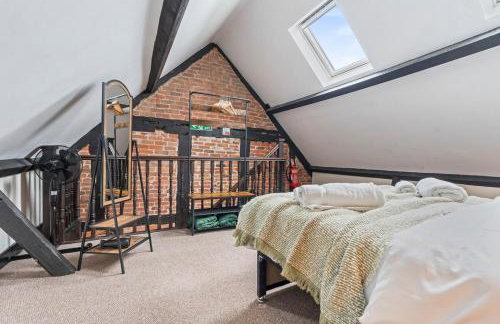 #111 New Farm with hot tub and Sauna - Sleeps 18 - Near Elmore Park - " Perfect for Contractors and Families - Parking space for 10 cars" - Foto 65