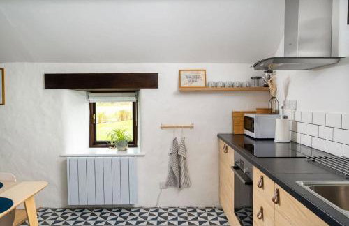 Naut Retreat, The Cart Lodge - Cosy cottage, walk to Porthcurno beach, Pedn Vouder & Minack Theatre - Photo 16