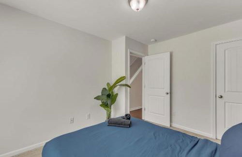 3BR Townhouse King Bed Garage Near NC State - Foto 6