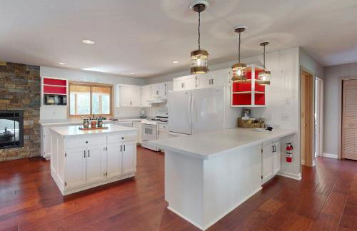 The 19th Hole Lakeside - Photo 9