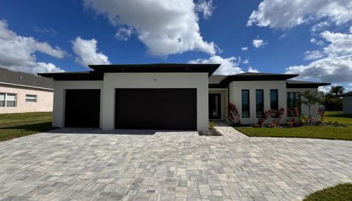 Brand New Ultra Luxury 4 bedroom heated pool home - Photo 3