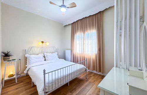 Cityscape Residence with a Patio - Foto 7