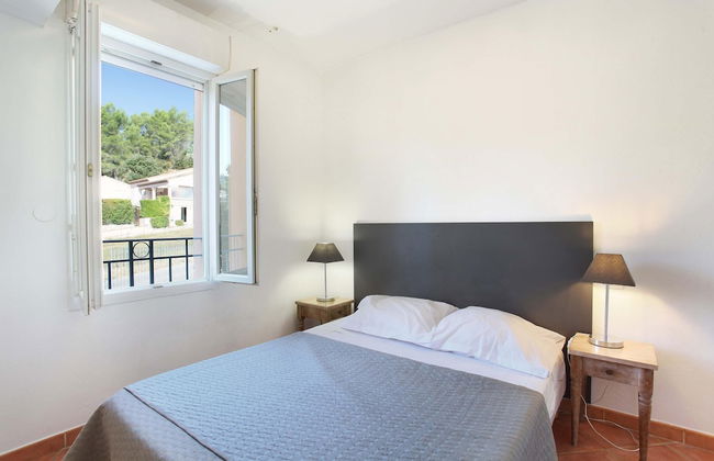 Apartment in Greoux-les-bains Near Lakes - Foto 4