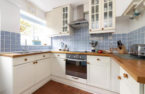 Apple Blossom - Photo 2