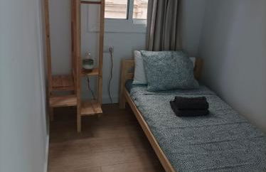 COOL! 5' to metro. 15' to Center/beach by metro. - Photo 26