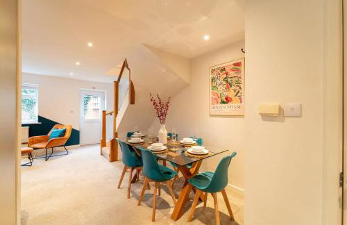 Modern 4-Bedroom Home, Ideal for Relocation, Ideal for Leisure Stays, Guests 8, Free WiFi - Foto 4