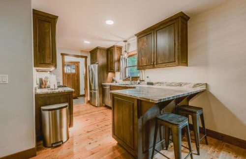 Spotted Bear Cabin - For 6 - Foto 12