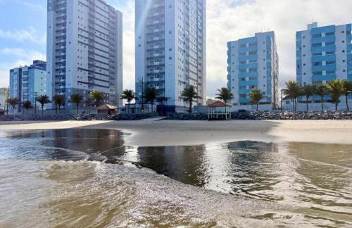 Apto frente o mar com 3 piscinas Wi-Fi gratuito aceito pet - Foto 12