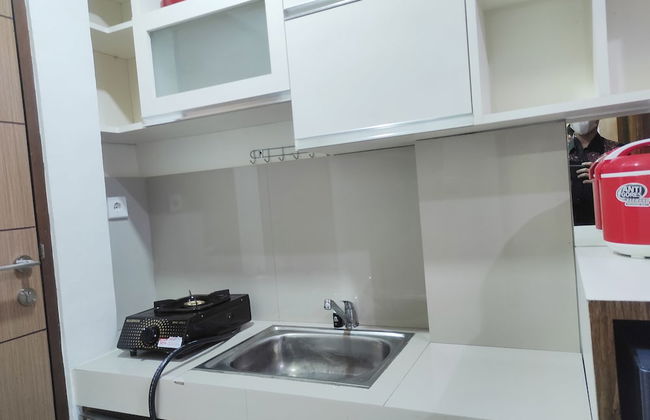 Convenient Studio At Vida View Makassar - Photo 4