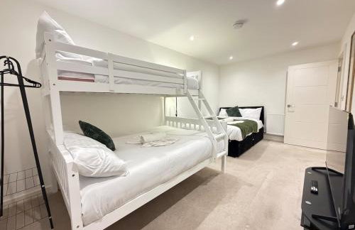 Modern and Spacious 3BR Flat W Balcony - Sleep 12 - Foto 20