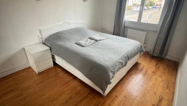 Le Toit des Volcans - 8 couchages - Terrasse privée et Wifi - Foto 3