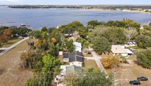 Spacious Retreat Fenced Yard Screened Deck - Foto 1