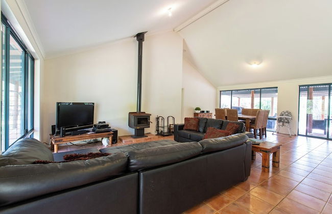 Relax and Unwind at Heavenly Hideaway - Photo 6