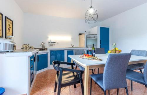 Serene Rural Villa with Pool, Sun Deck, and Children's Play Area - Five Bedroom Villa - Foto 25