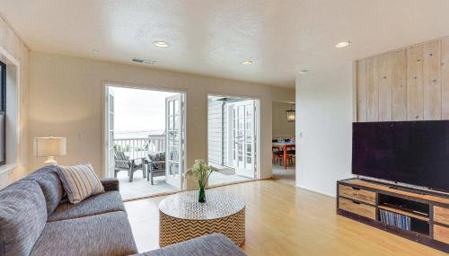 Summerland Home with Beach Supplies Walk to Beach! - Foto 4